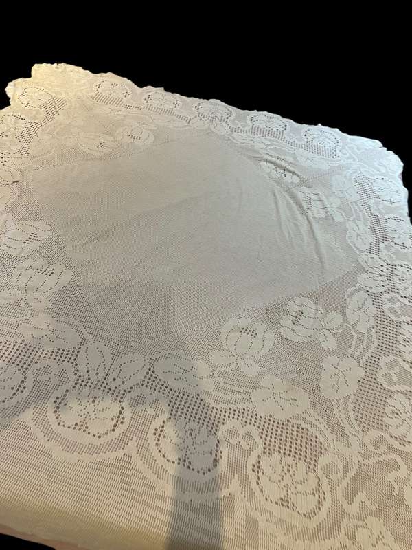 Blanket/tablecloth/throw crochet