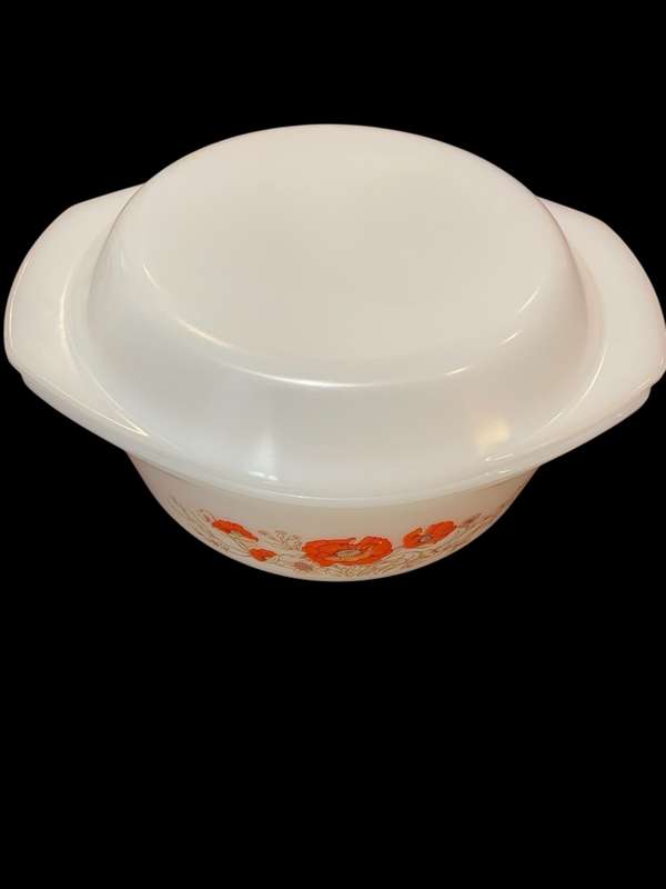 Oven dish milk glass lidded(NR7)
