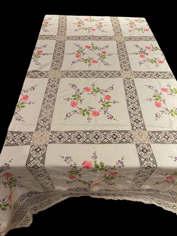 Tablecloth embroidered