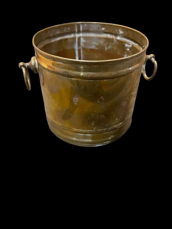 Planter brass