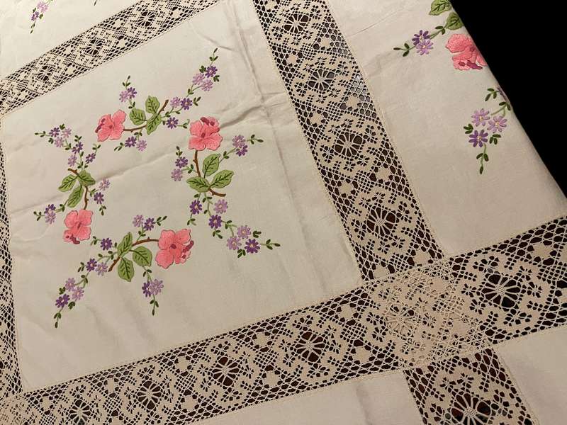 Tablecloth embroidered