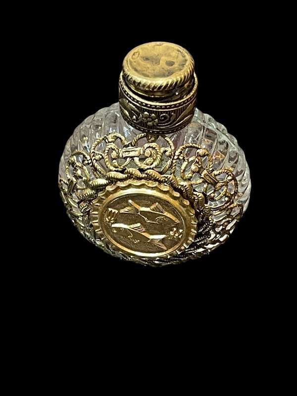 Perfume bottle filigree