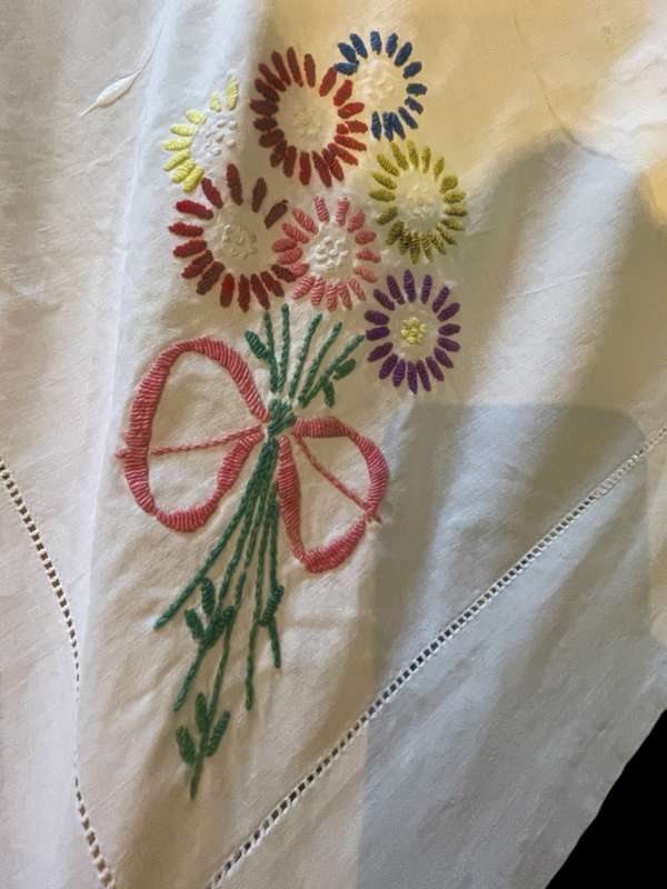 Tablecloth embroidered(NR51)