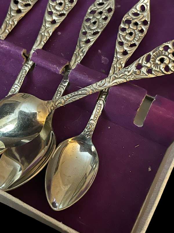 Teaspoons Dutch