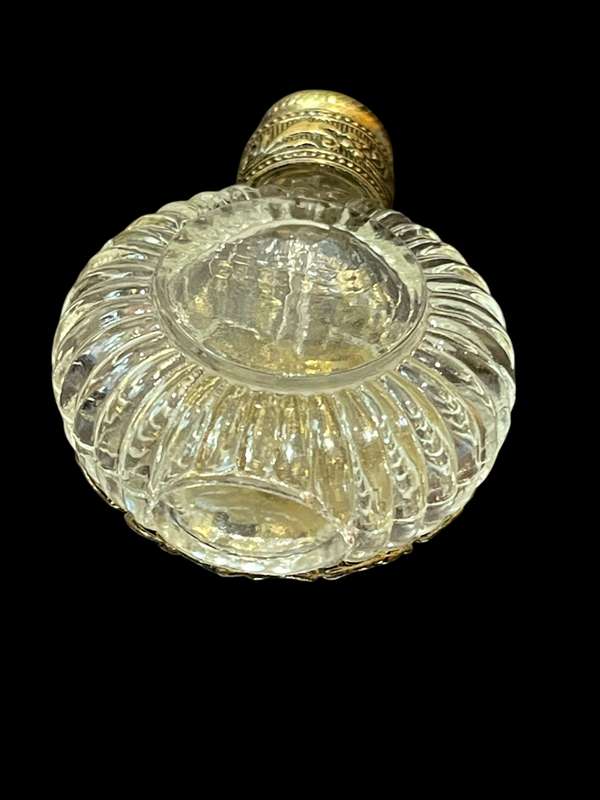 Perfume bottle filigree