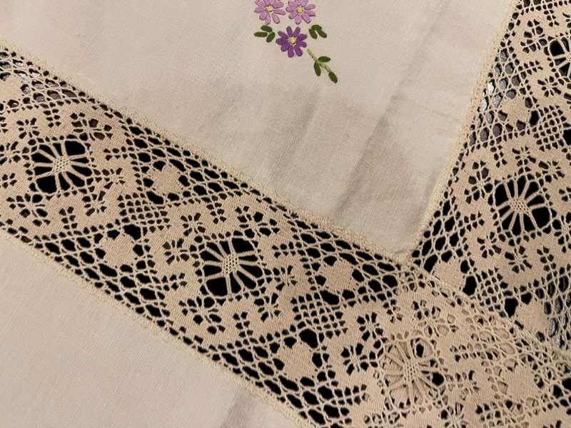 Tablecloth embroidered