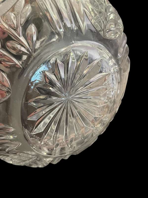 Holder lidded crystal oval shaped