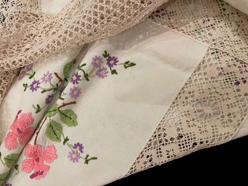 Tablecloth embroidered