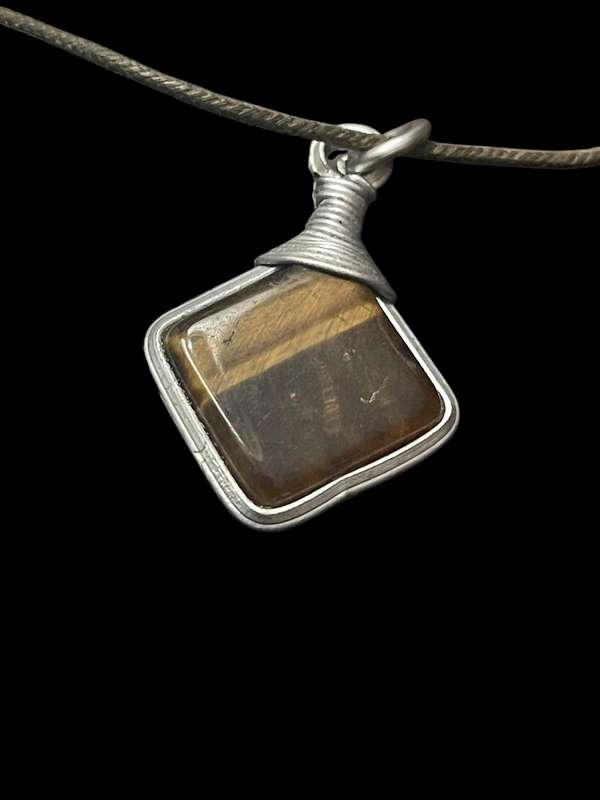 Necklace tigers eye