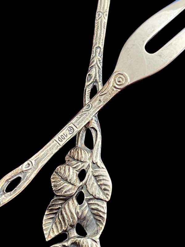 Cake/pastry forks x2(A)