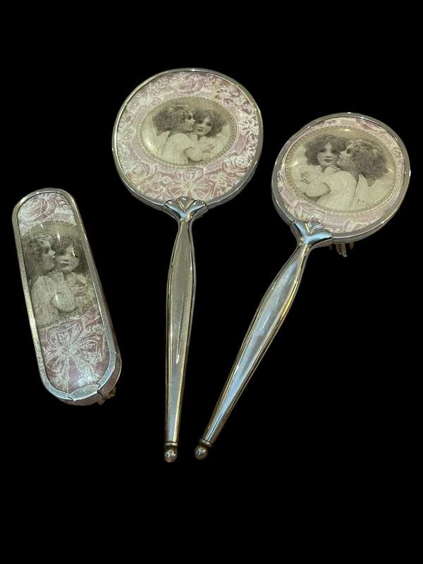 Brush mirror dresser set