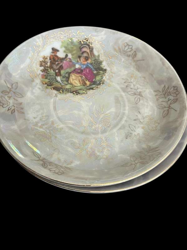 Saucer lustreware each
