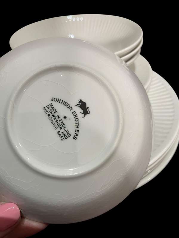 Dinner service/set Johnsons x4