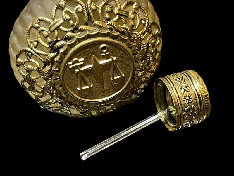 Perfume bottle filigree