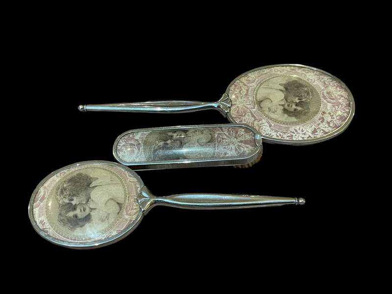 Brush mirror dresser set