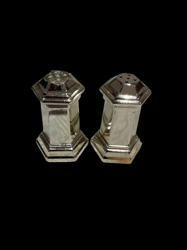Salt pepper sets per set