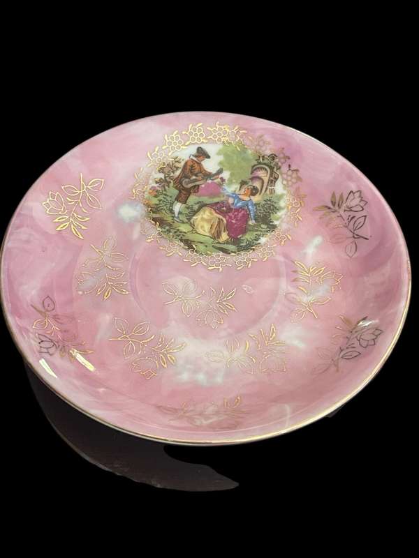 Saucer lustreware