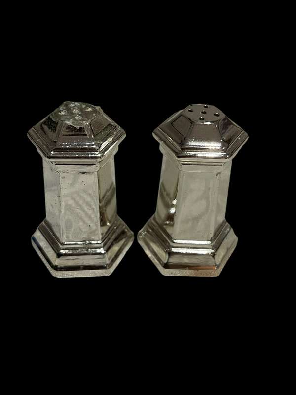 Salt pepper sets per set