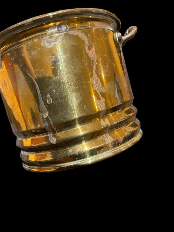 Planter brass
