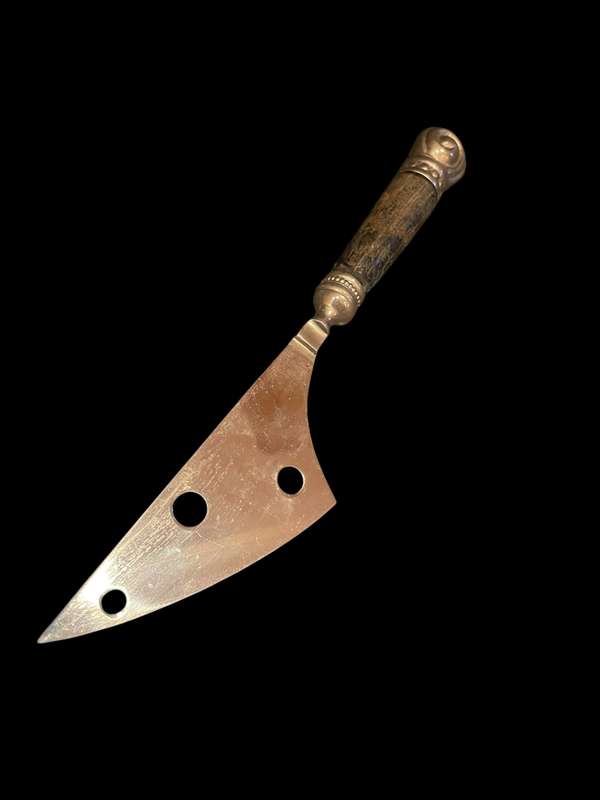 Cheese knife large