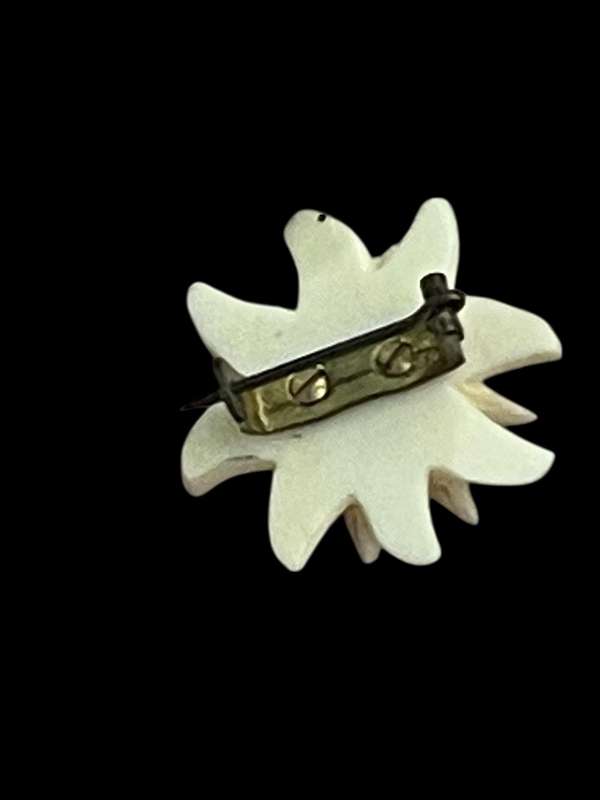 Brooch bone vintage(HH)
