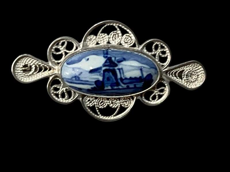 Brooch Delft silver