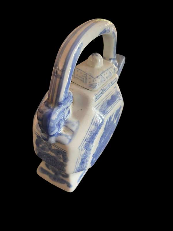 Teapot ornamental Oriental