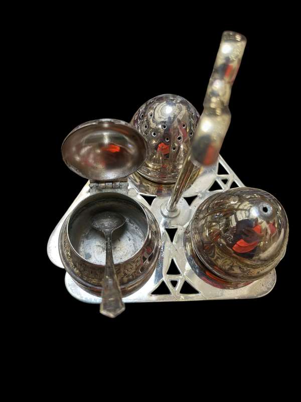 Condiment set