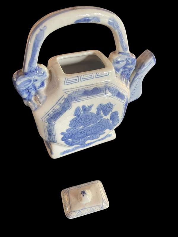 Teapot ornamental Oriental