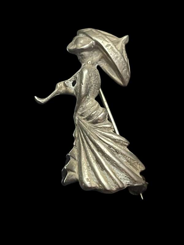 Brooch Victorian lady silver