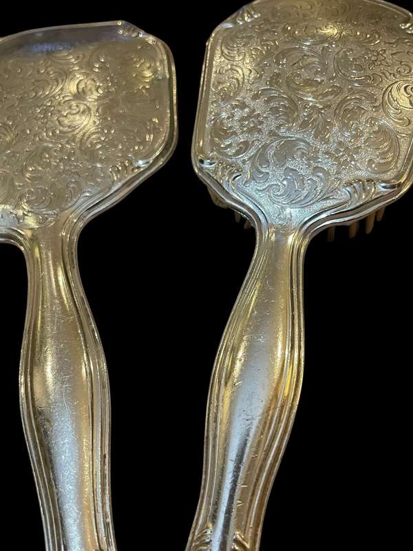 Brush mirror dresser set