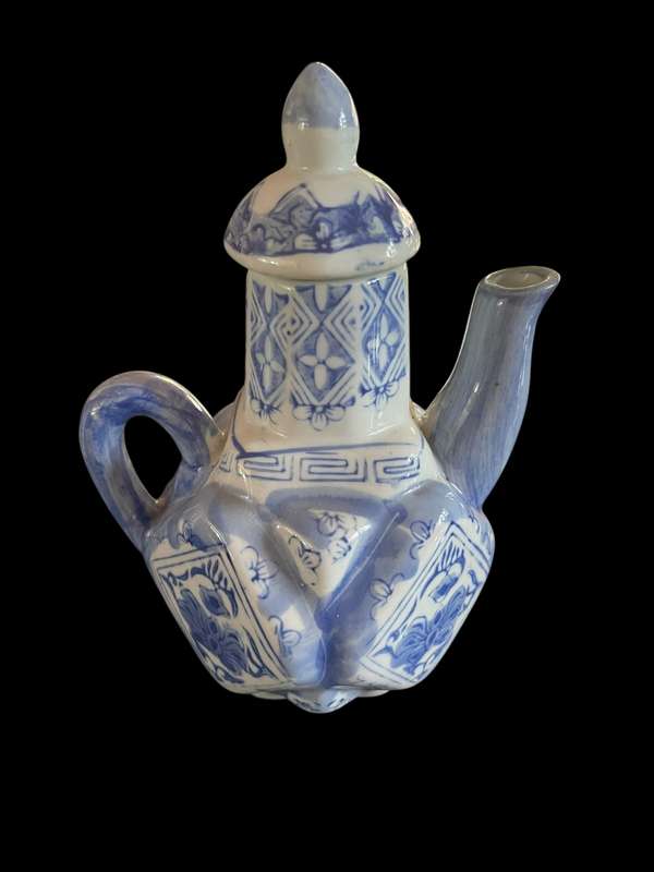 Teapot ornamental Oriental