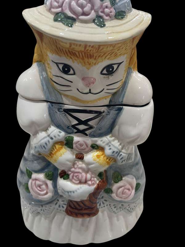 Biscuit barrel