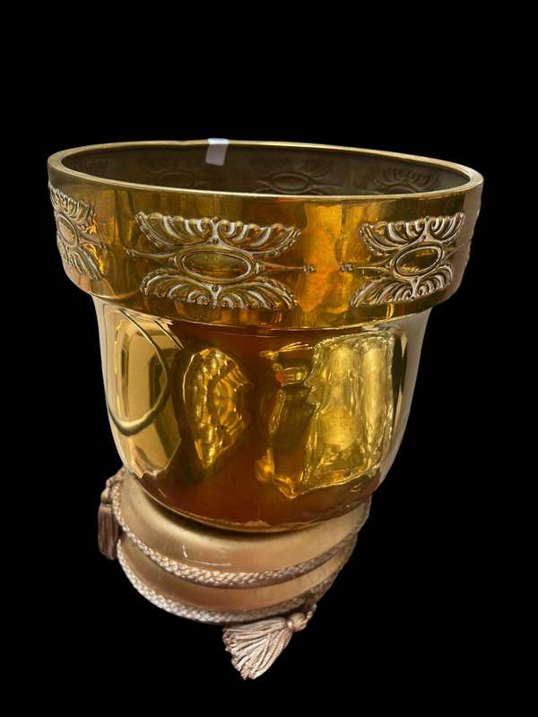 Planter brass