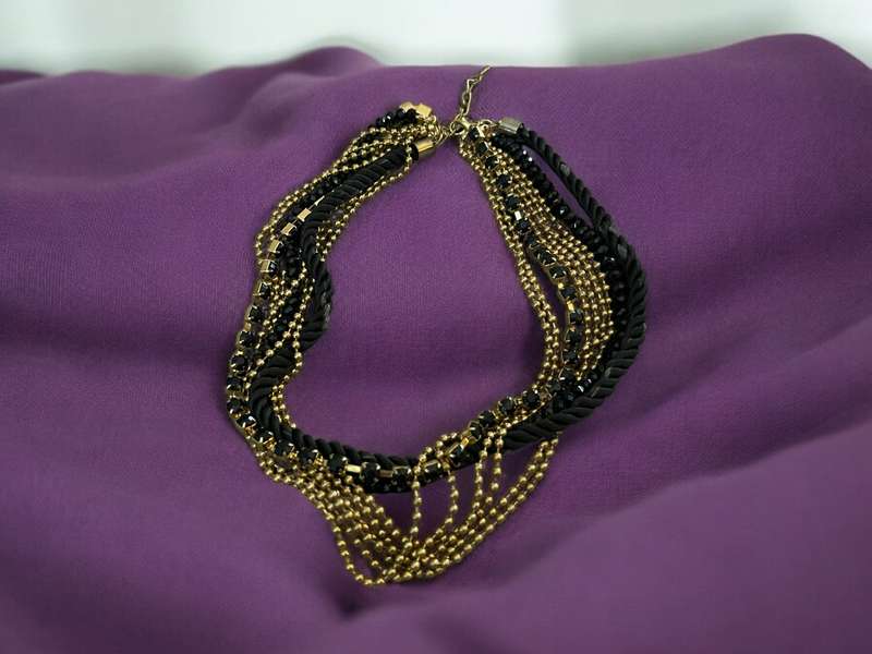 Necklace costume vintage
