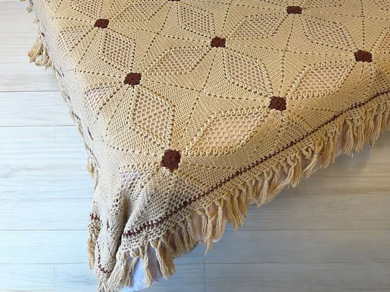 Blanket crochet coffee coloured