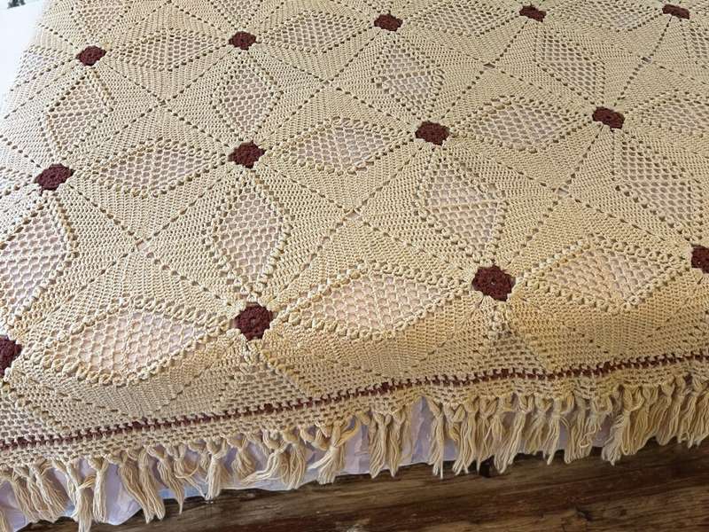 Blanket crochet coffee coloured