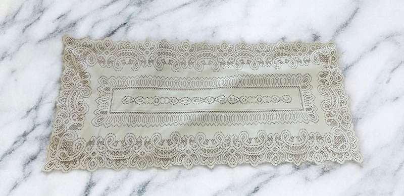 Table runner/centre piece(32)