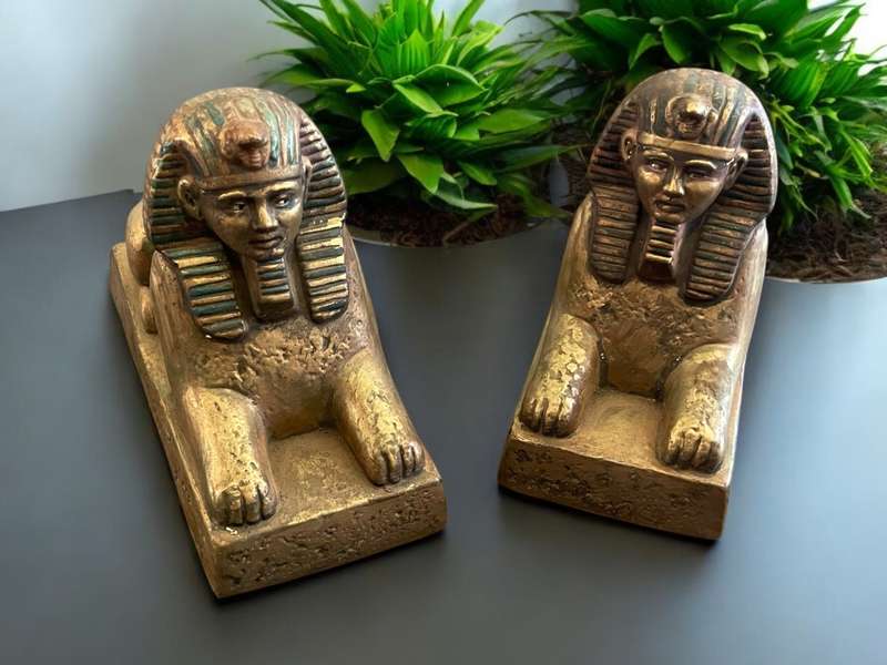 Ornament/bookends Sphinx