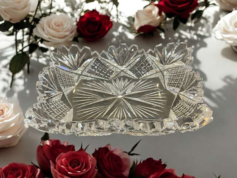 Trinket holder crystal