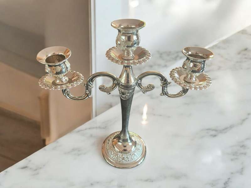 Candle holder