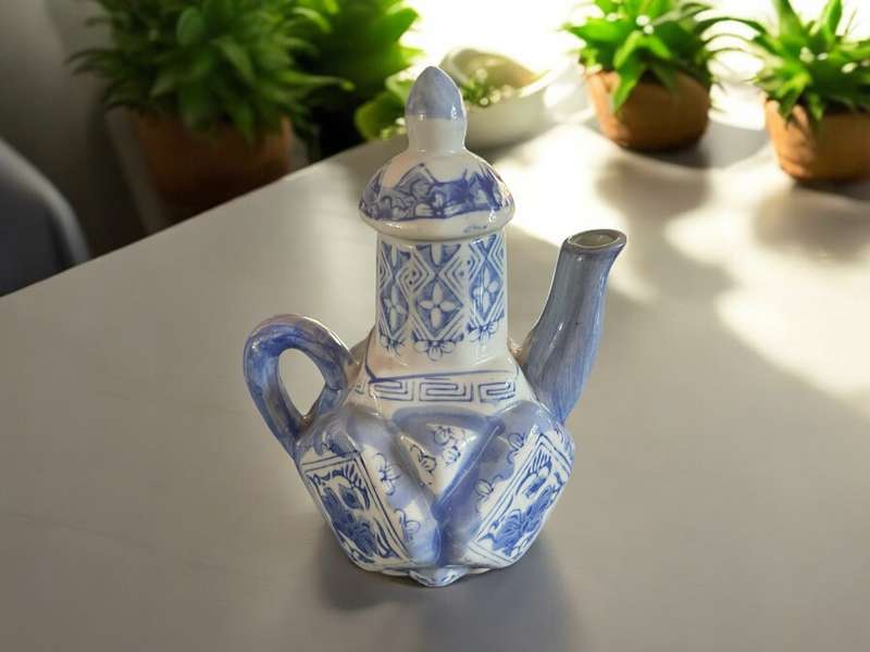 Teapot ornamental Oriental