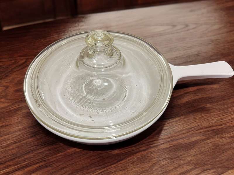 Saucepan Corningware lidded