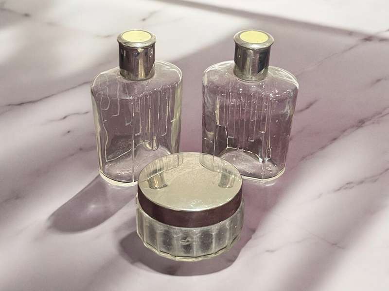 Perfume/dresser bottles set x3
