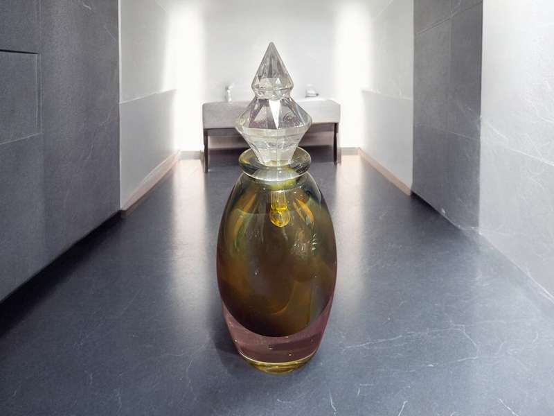 Perfume/dresser bottle