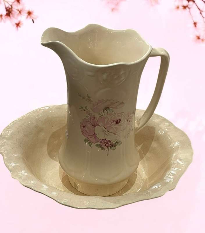 Wash basin jug Staffordshire