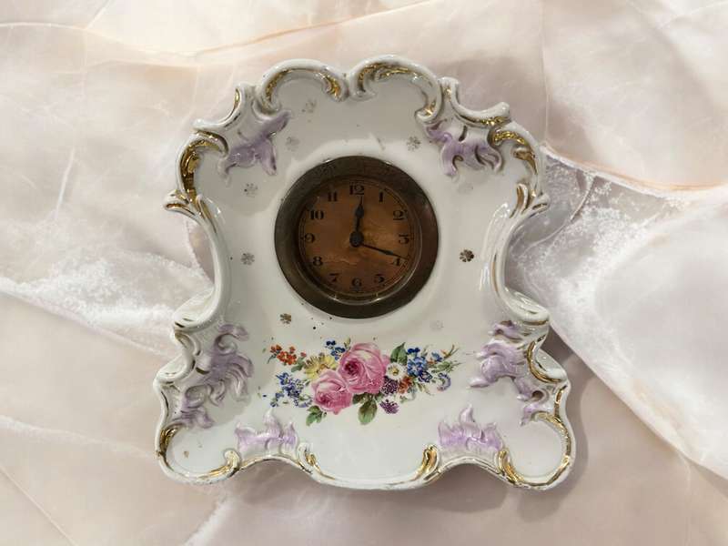Clock mantle porcelain
