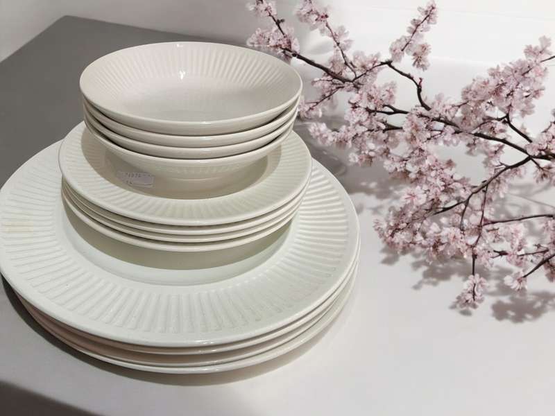 Dinner service/set Johnsons x4