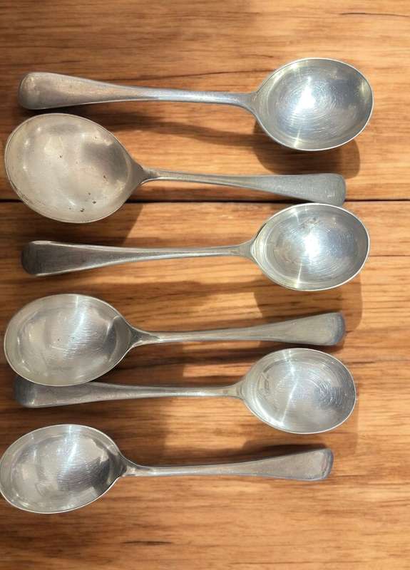 Soup spoons x6(NR11)