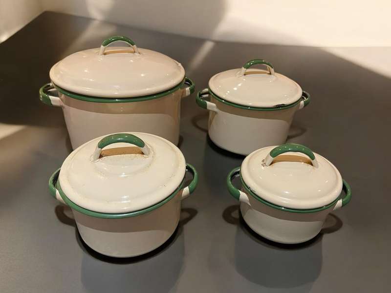 Pots enamel set x4